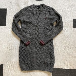 Fred Perry sweater dress US 8 Medium wool gray lambs wool tipped charcoal maroon